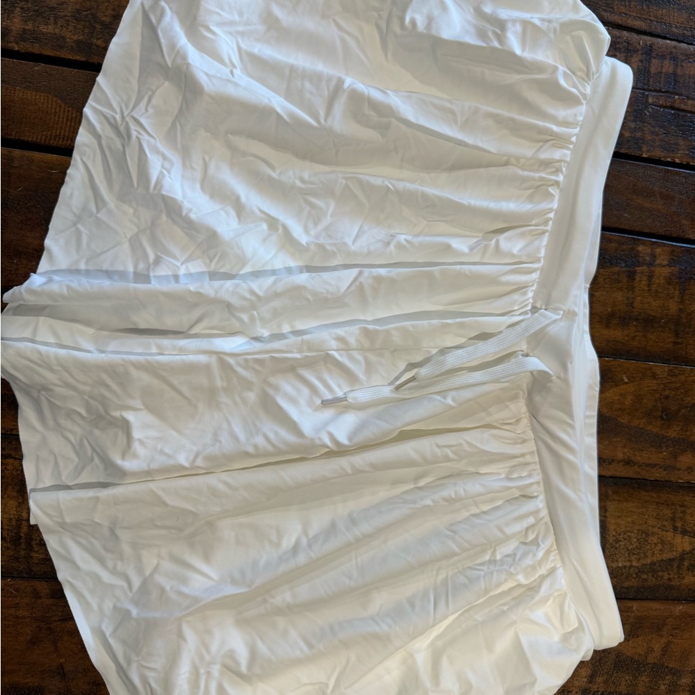 Gold Hinge NWT white flouncy shirts